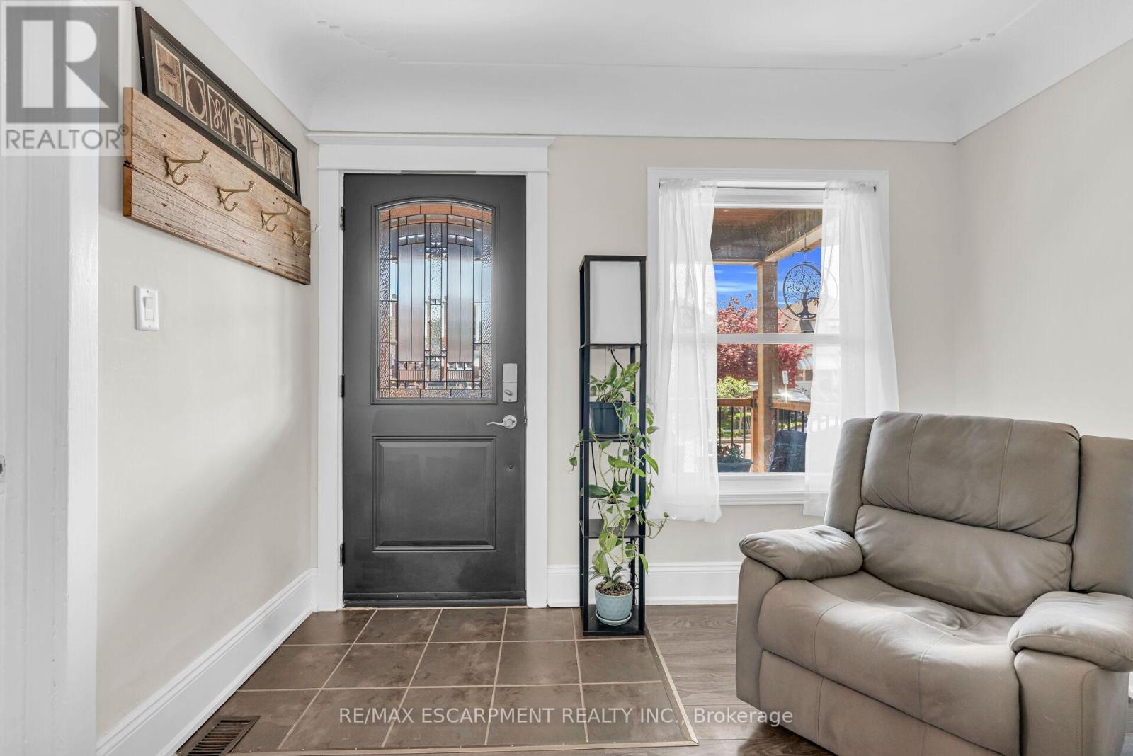 52 Graham Avenue S, Hamilton, Ontario  L8K 2M1 - Photo 10 - X12163486