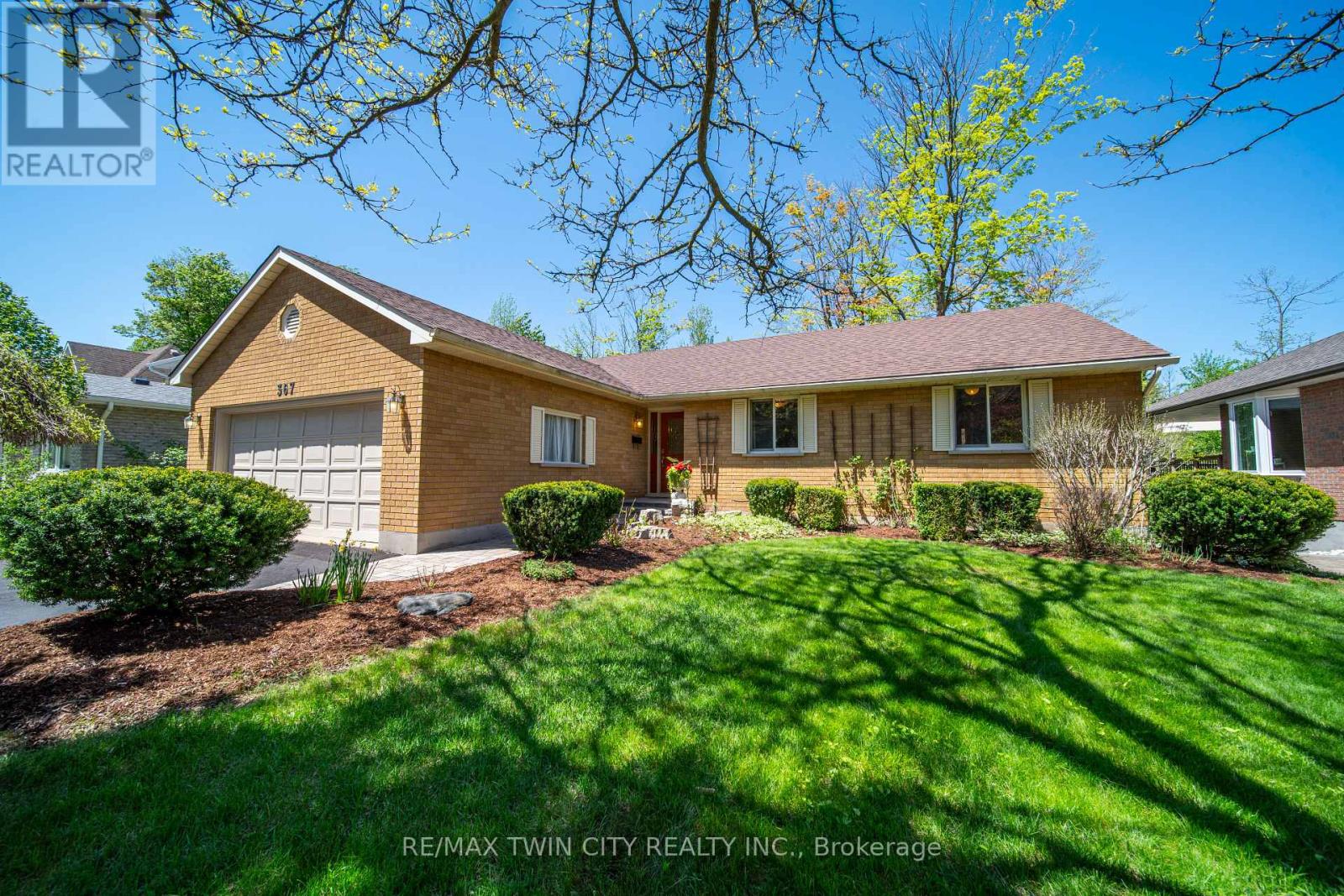 Property at 367 NORTHLAKE DRIVE E image 1