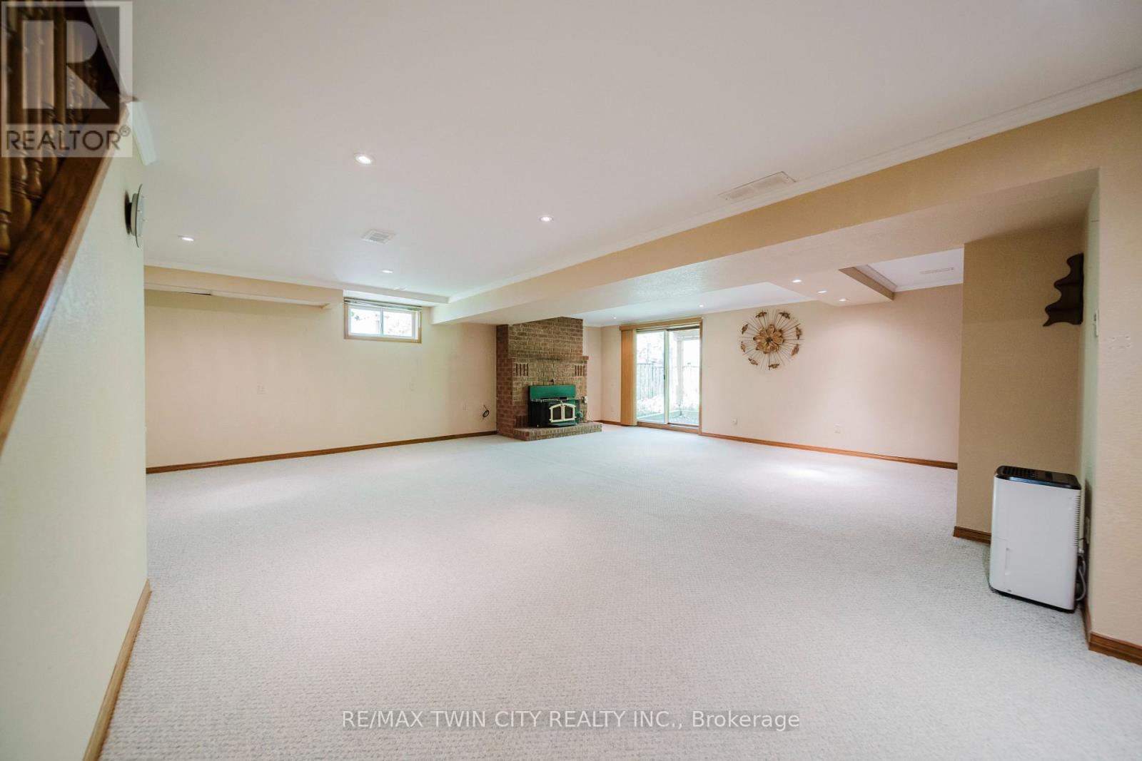 367 Northlake Drive E, Waterloo, Ontario  N2V 1W6 - Photo 28 - X12163529