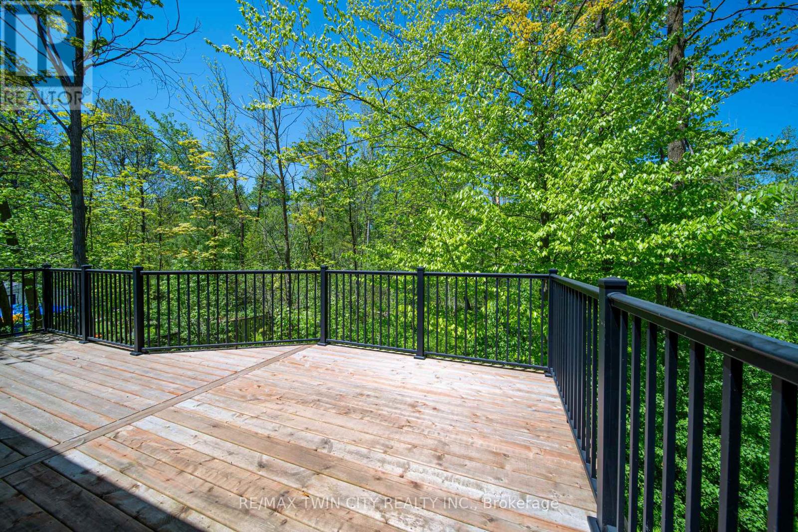 Property at 367 NORTHLAKE DRIVE E image 3