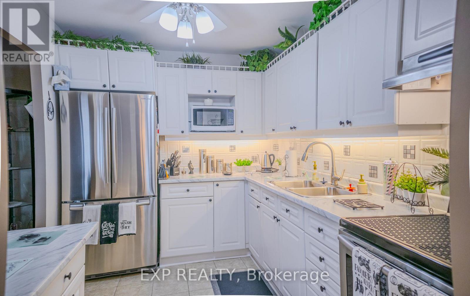 705 - 1100 Courtland Avenue E, Kitchener, Ontario  N2C 2H9 - Photo 13 - X12163530