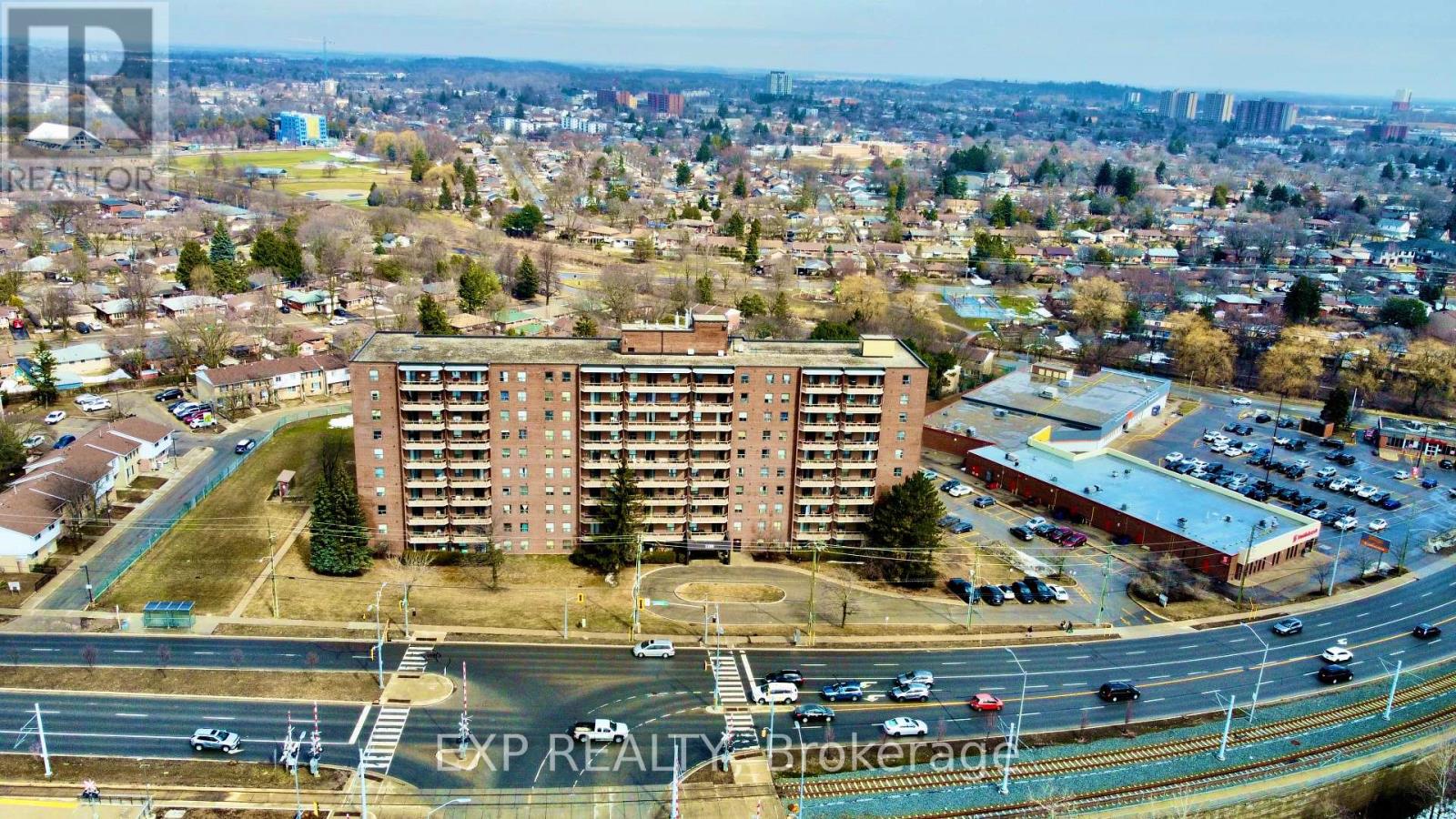 705 - 1100 Courtland Avenue E, Kitchener, Ontario  N2C 2H9 - Photo 3 - X12163530