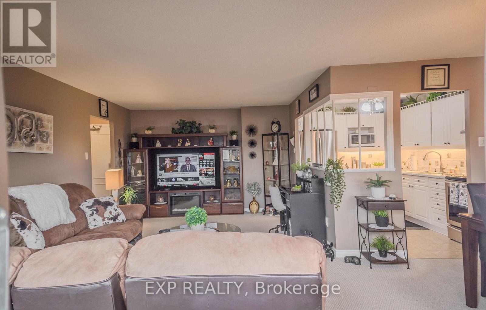 705 - 1100 Courtland Avenue E, Kitchener, Ontario  N2C 2H9 - Photo 5 - X12163530
