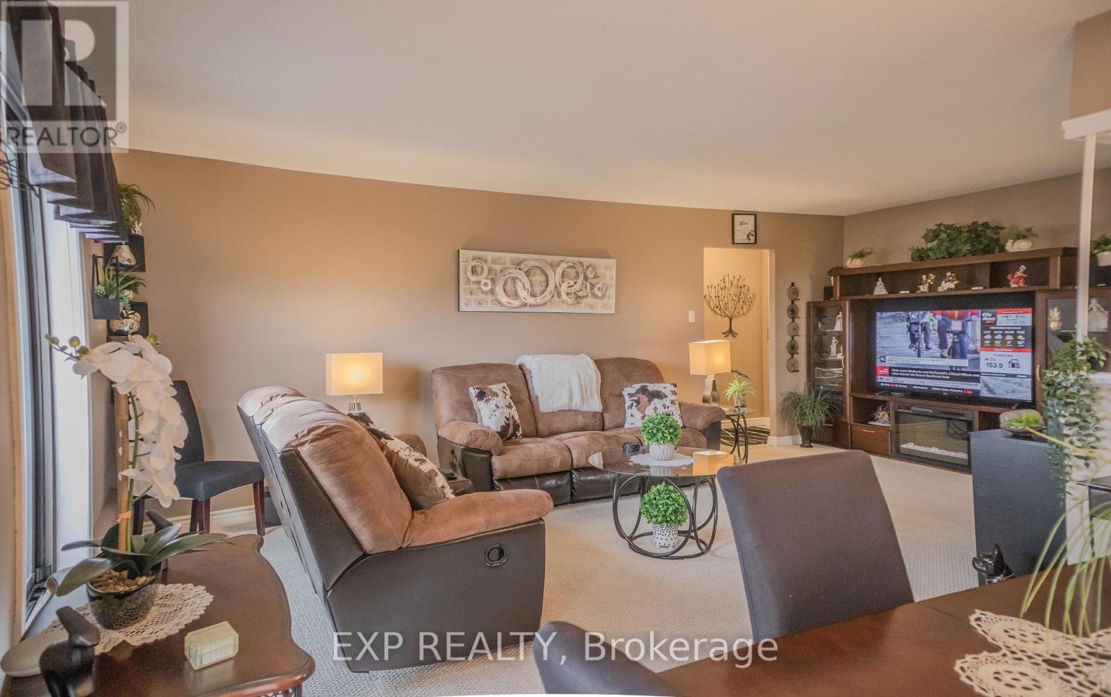 705 - 1100 Courtland Avenue E, Kitchener, Ontario  N2C 2H9 - Photo 7 - X12163530