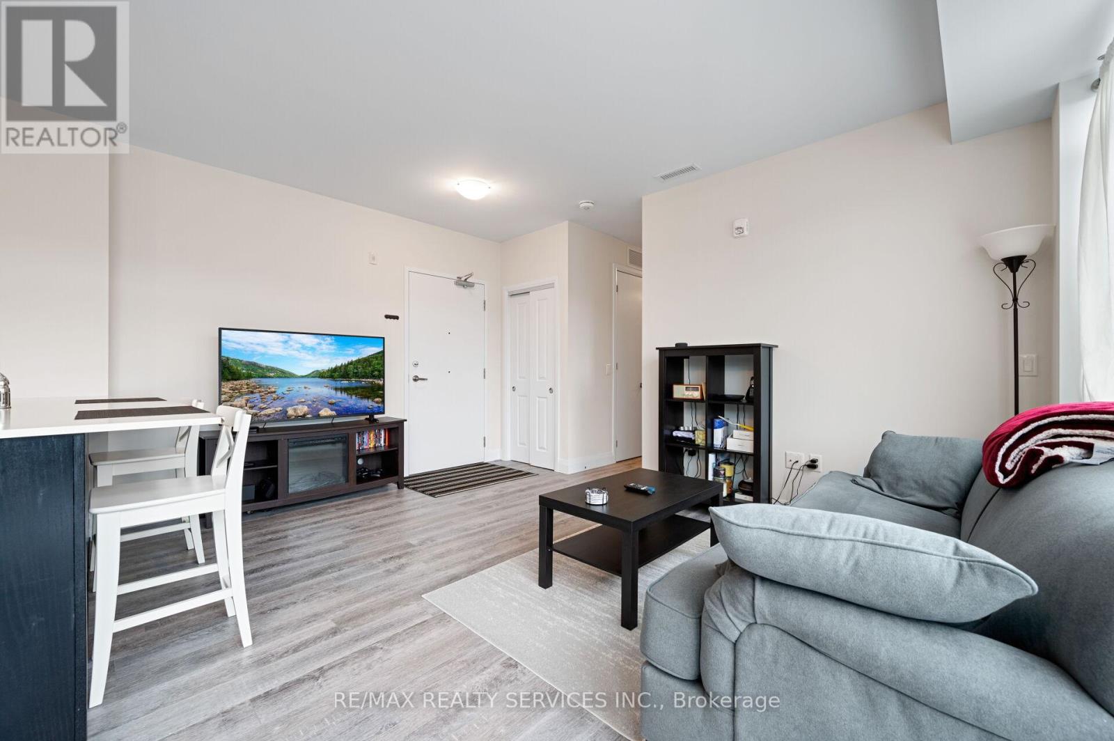 416 - 1 Redfern Avenue, Hamilton, Ontario  L9C 0E6 - Photo 15 - X12163550