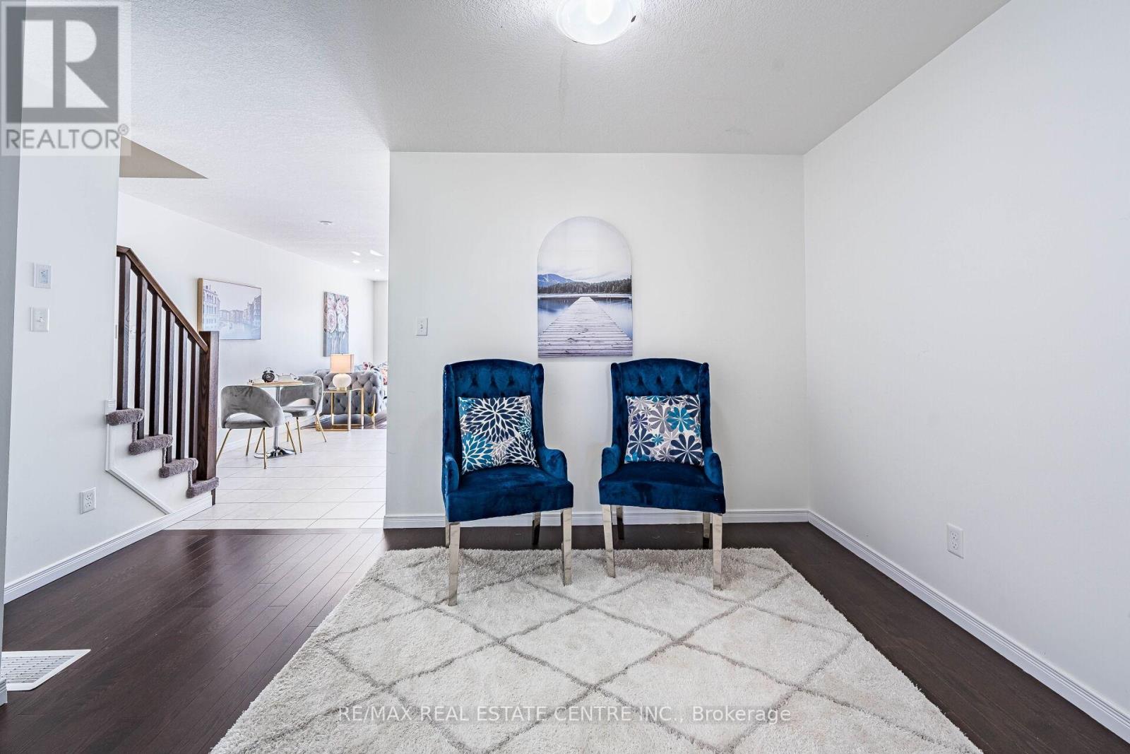 Property at 99 - 135 HARDCASTLE DRIVE image 4