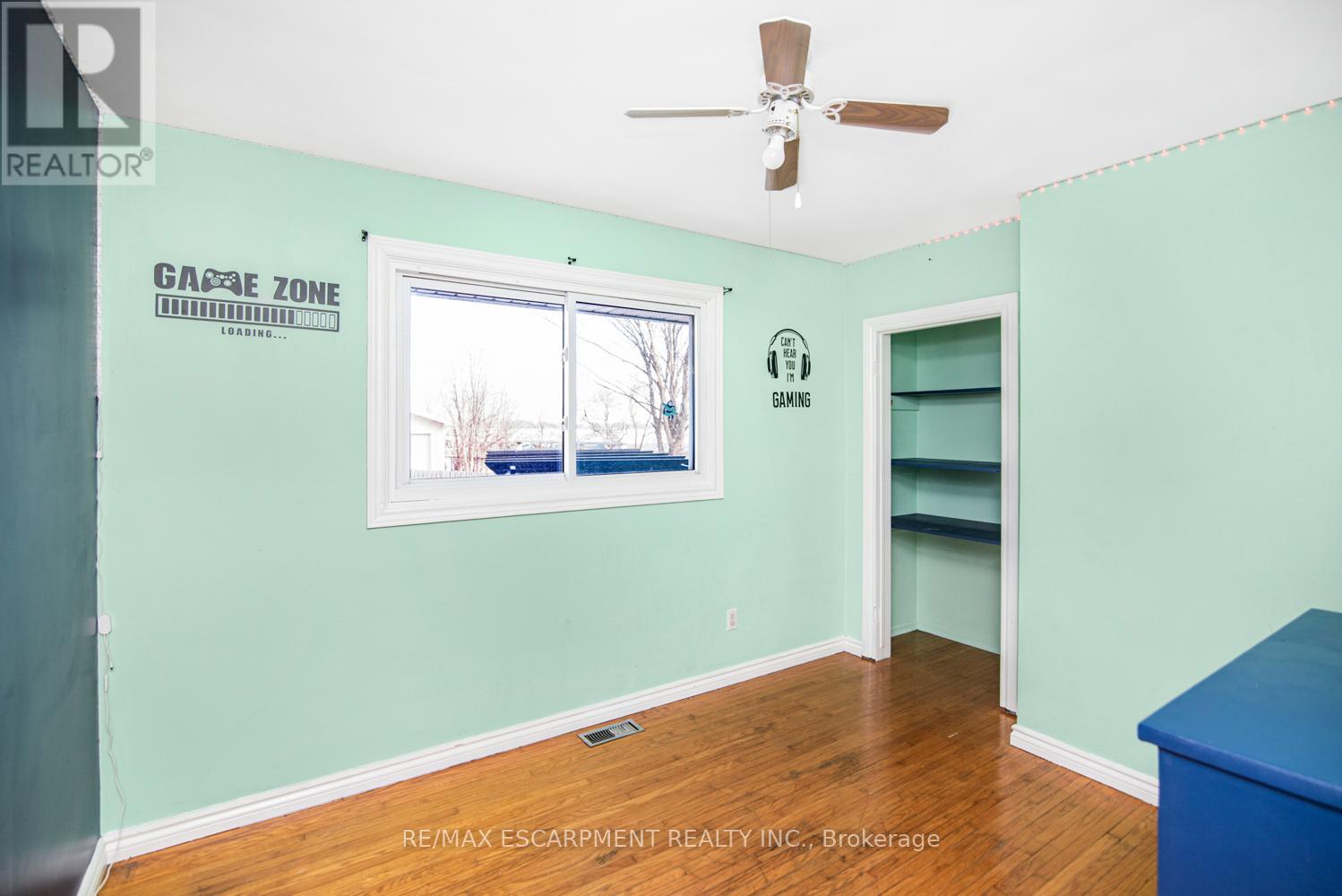 725 Mud Street E, Hamilton, Ontario  L8J 3B8 - Photo 15 - X12163572