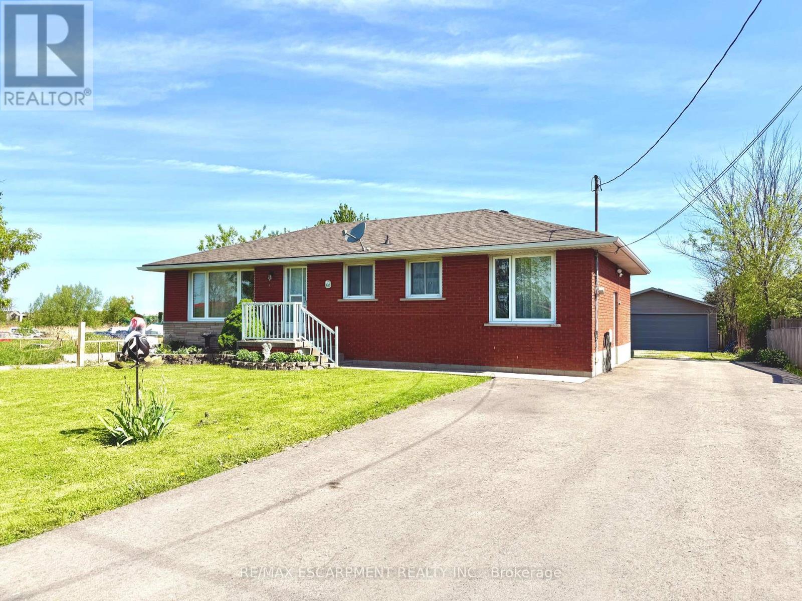 Property at 725 MUD STREET E image 2