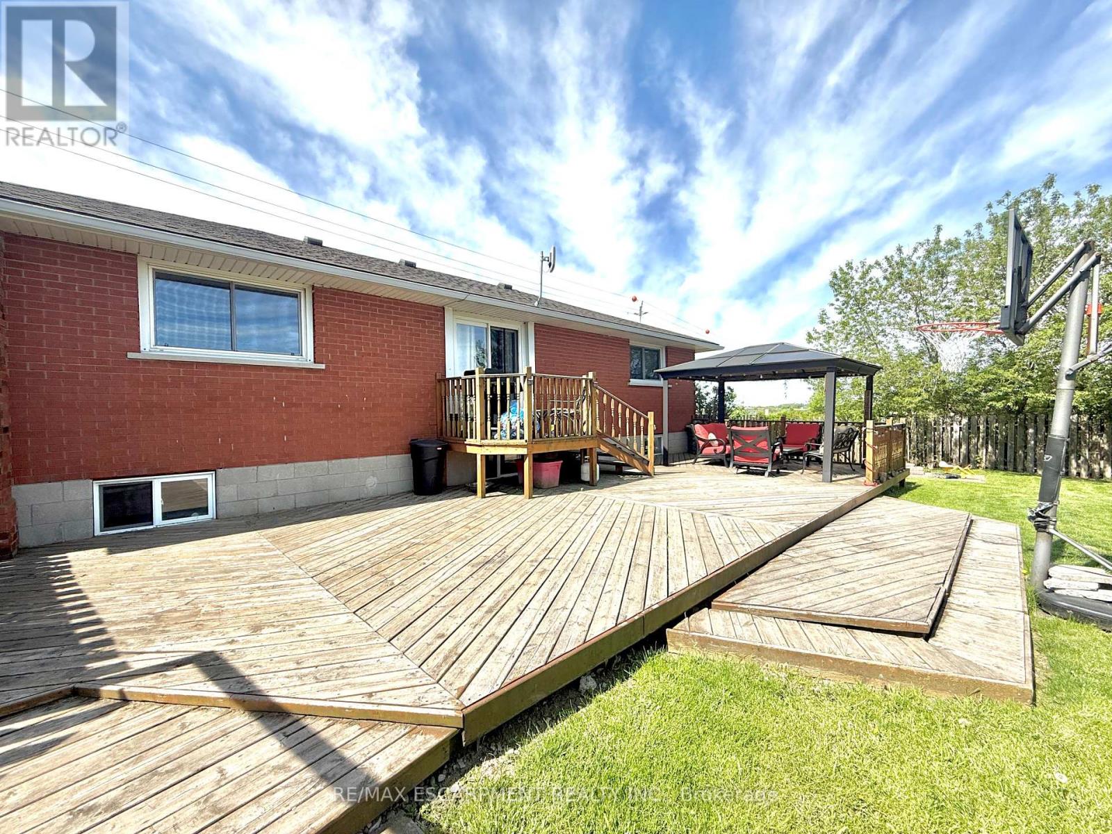 725 Mud Street E, Hamilton, Ontario  L8J 3B8 - Photo 21 - X12163572