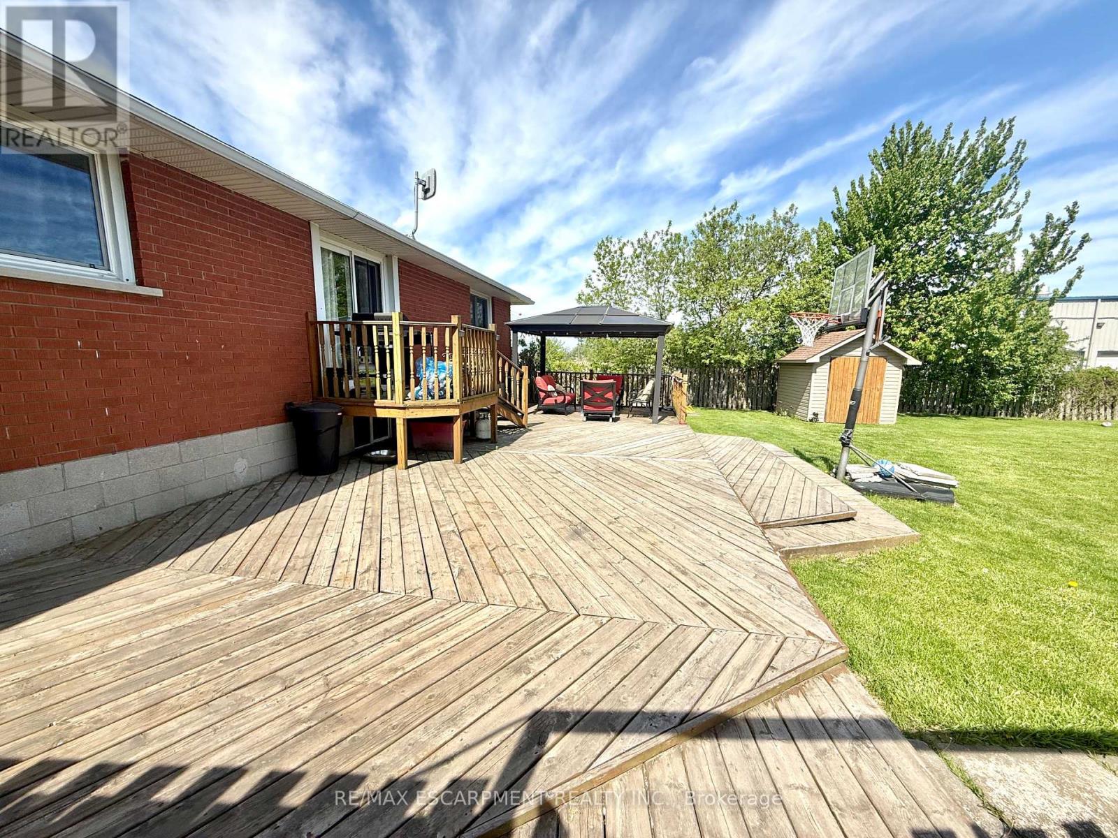 725 Mud Street E, Hamilton, Ontario  L8J 3B8 - Photo 22 - X12163572