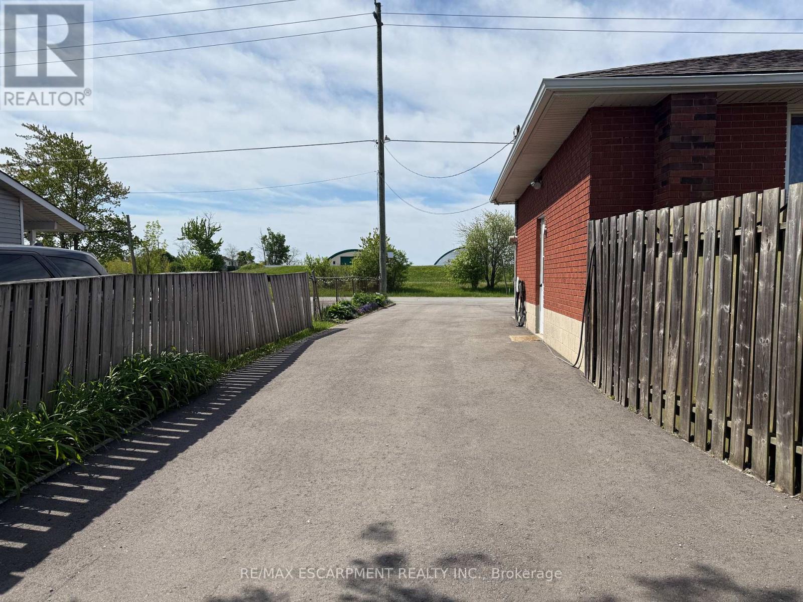 725 Mud Street E, Hamilton, Ontario  L8J 3B8 - Photo 34 - X12163572