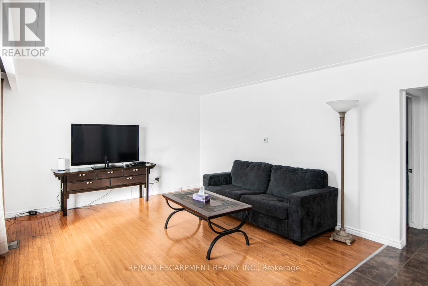 Property at 725 MUD STREET E image 4