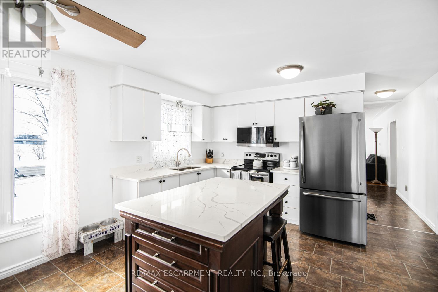 725 Mud Street E, Hamilton, Ontario  L8J 3B8 - Photo 5 - X12163572