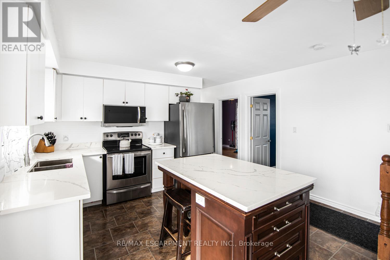 725 Mud Street E, Hamilton, Ontario  L8J 3B8 - Photo 8 - X12163572