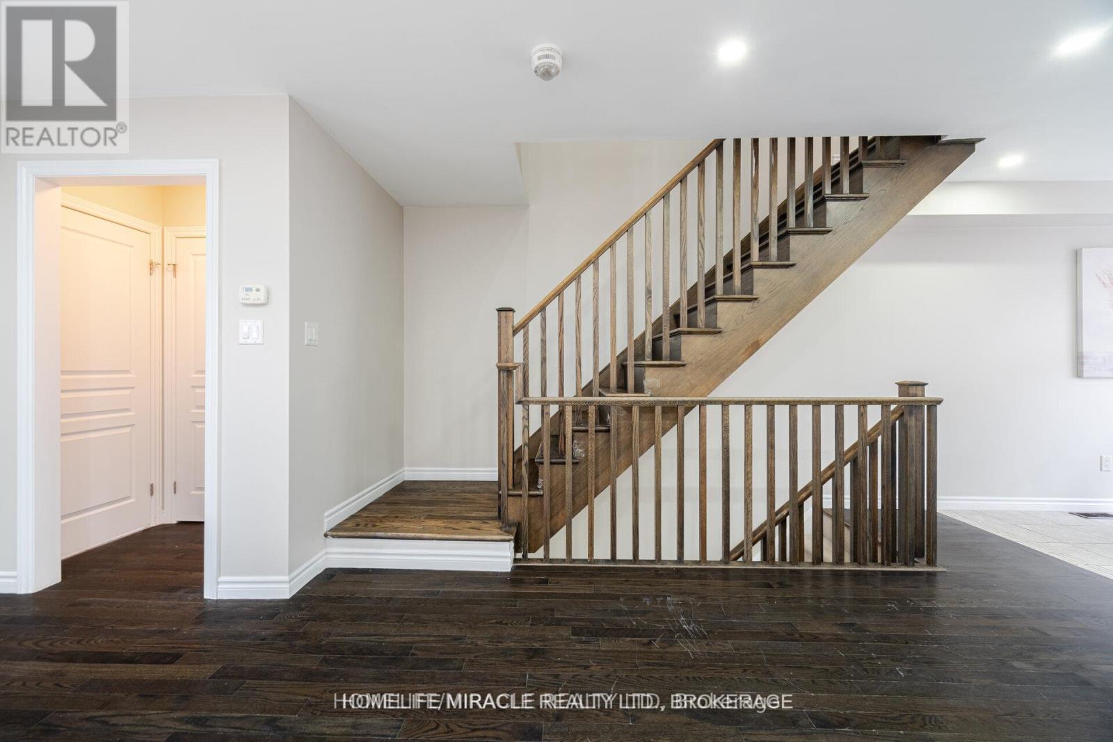 18 Kenridge Terrace, Hamilton, Ontario  L8J 0G4 - Photo 16 - X12163575