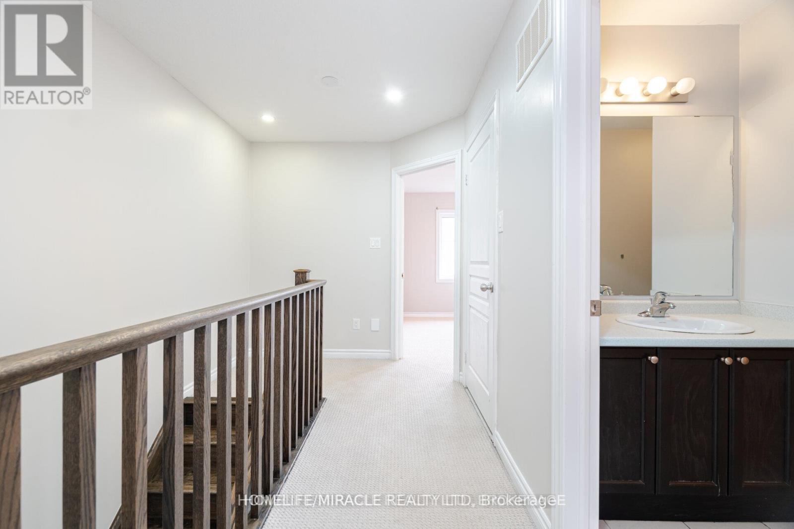 18 Kenridge Terrace, Hamilton, Ontario  L8J 0G4 - Photo 17 - X12163575