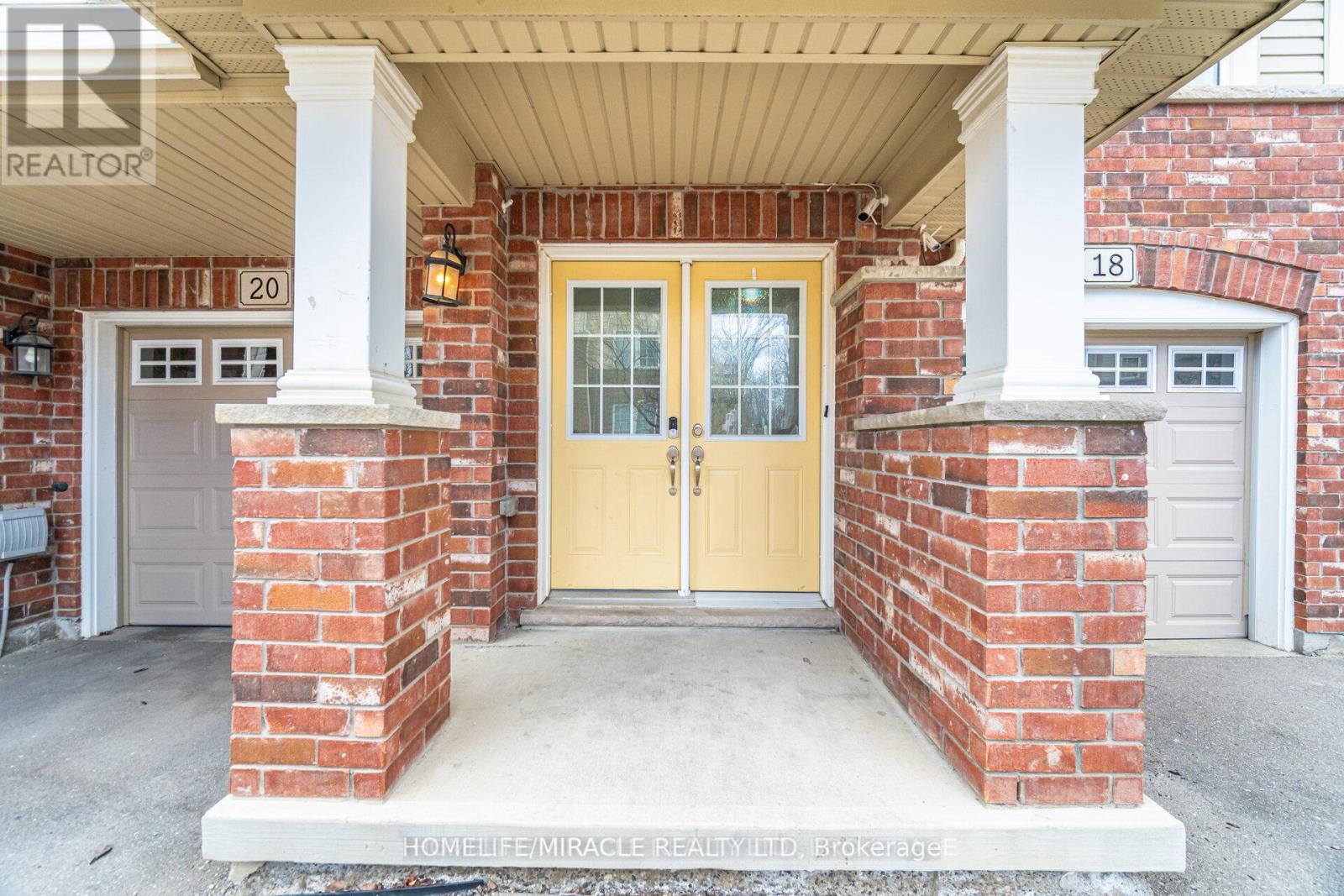 18 Kenridge Terrace, Hamilton, Ontario  L8J 0G4 - Photo 2 - X12163575