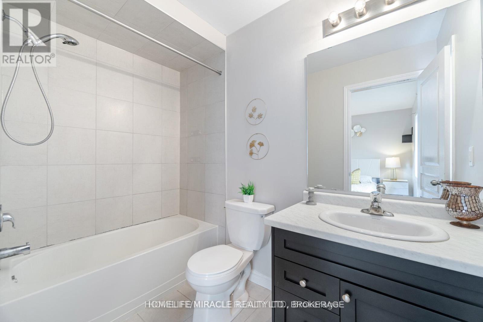 18 Kenridge Terrace, Hamilton, Ontario  L8J 0G4 - Photo 21 - X12163575