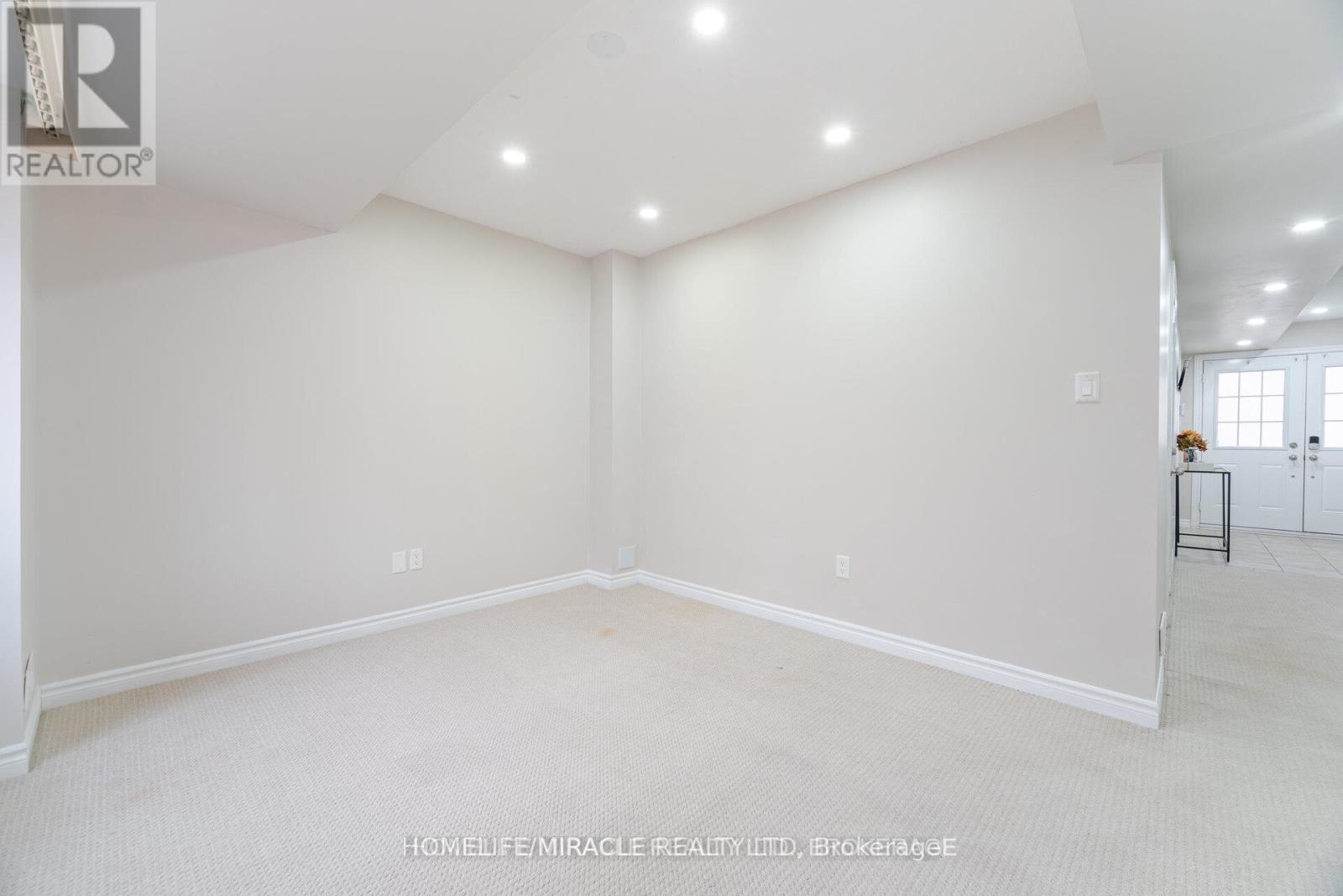 18 Kenridge Terrace, Hamilton, Ontario  L8J 0G4 - Photo 31 - X12163575