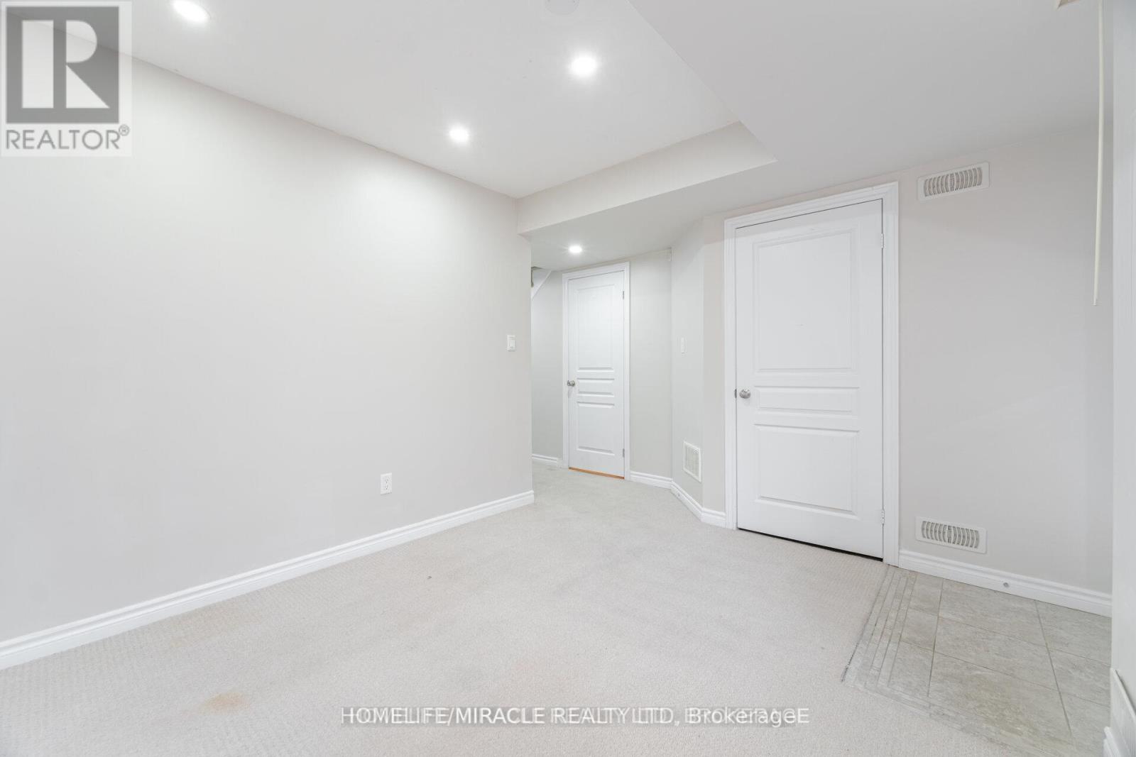 18 Kenridge Terrace, Hamilton, Ontario  L8J 0G4 - Photo 32 - X12163575