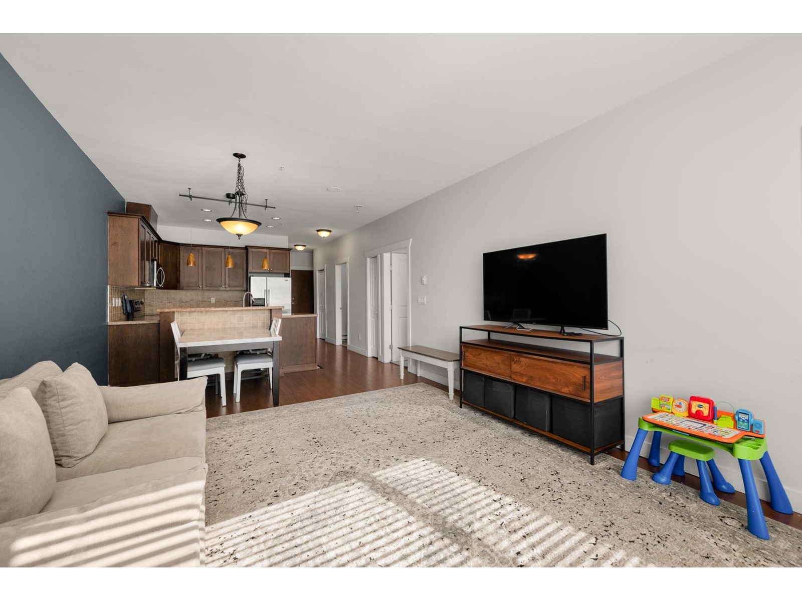 Property at 303 14333 104 AVENUE image 4