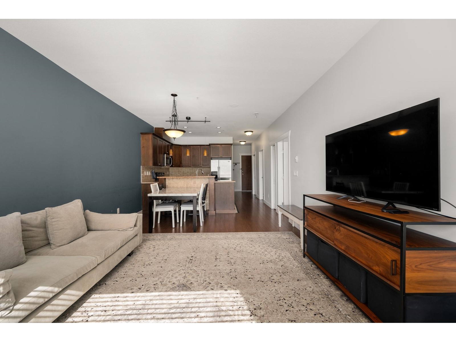 Property at 303 14333 104 AVENUE image 1