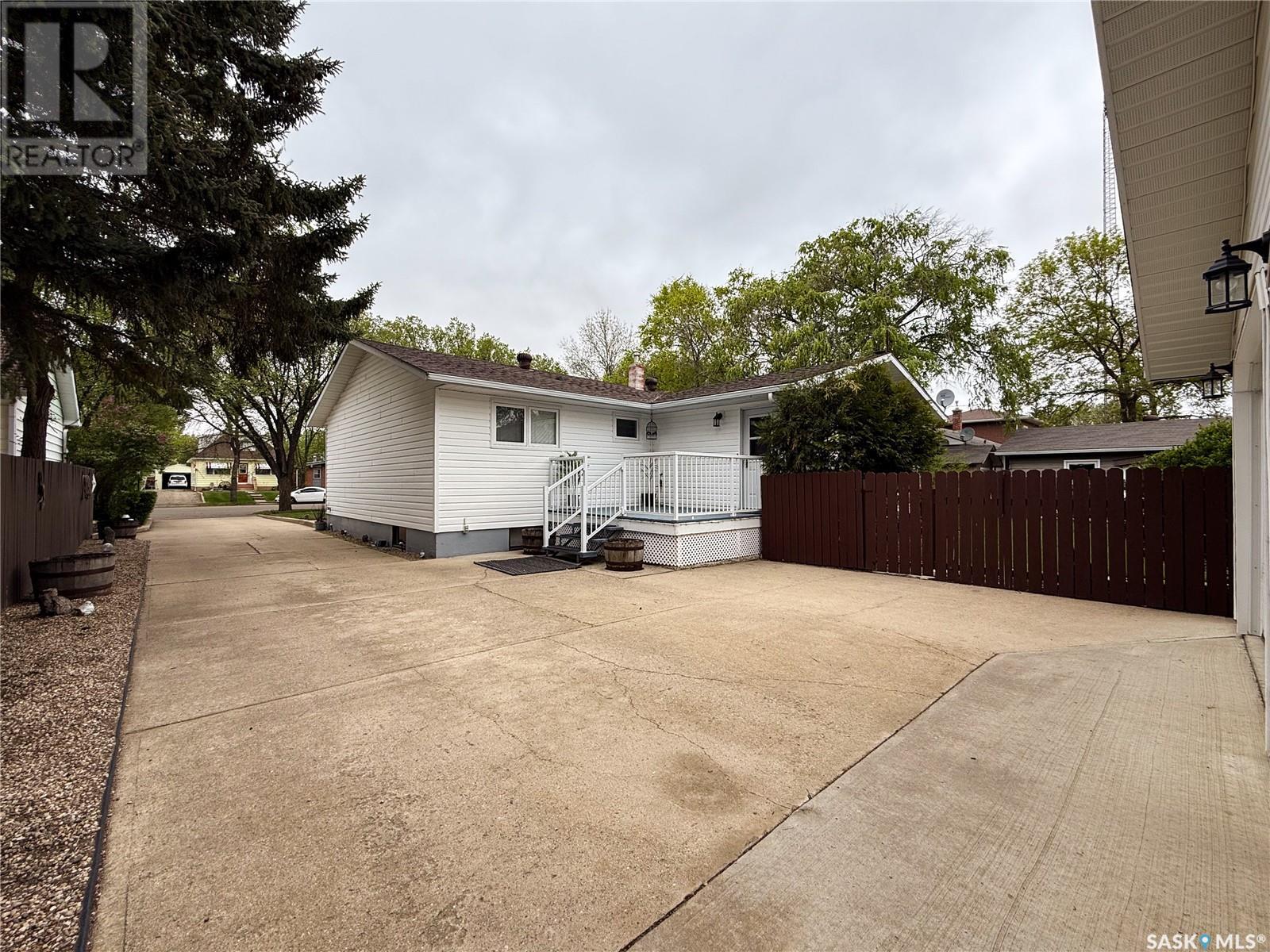 660 Centre Street, Shaunavon, Saskatchewan  S0N 2M0 - Photo 5 - SK006651