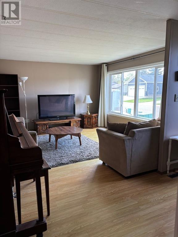 9 Mackenzie Drive, Sedgewick, Alberta  T0B 4C0 - Photo 11 - A2168024