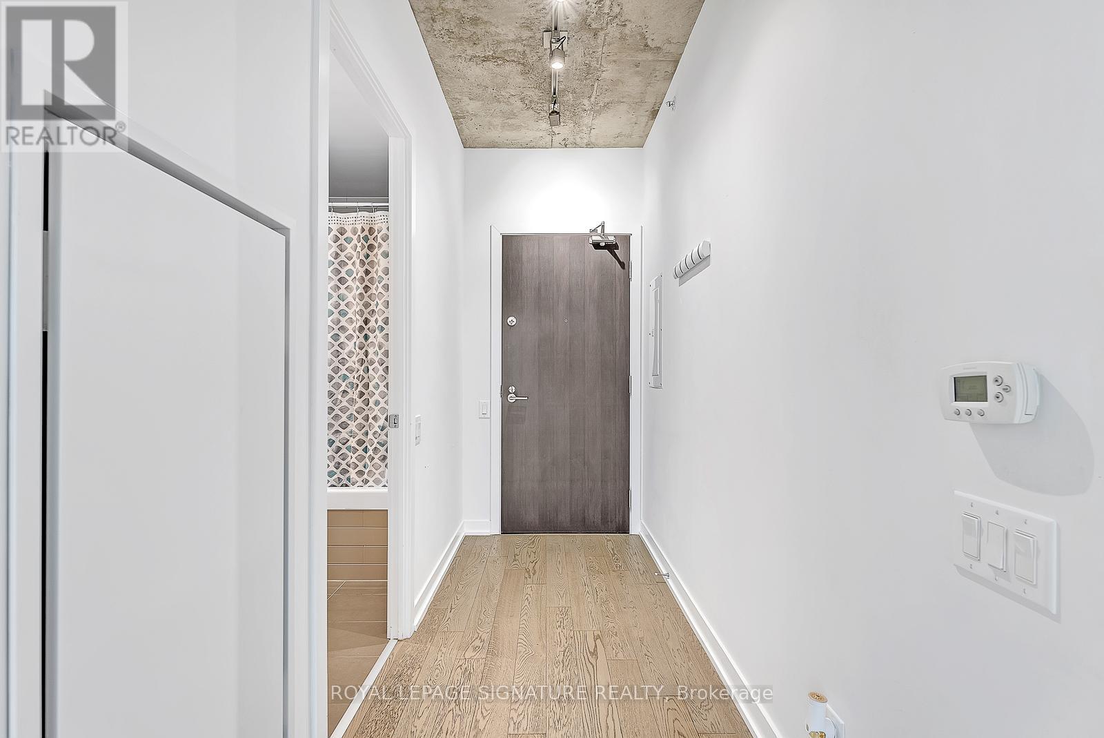 2201 - 11 Charlotte Street, Toronto, Ontario  M5V 0M6 - Photo 9 - C12163588