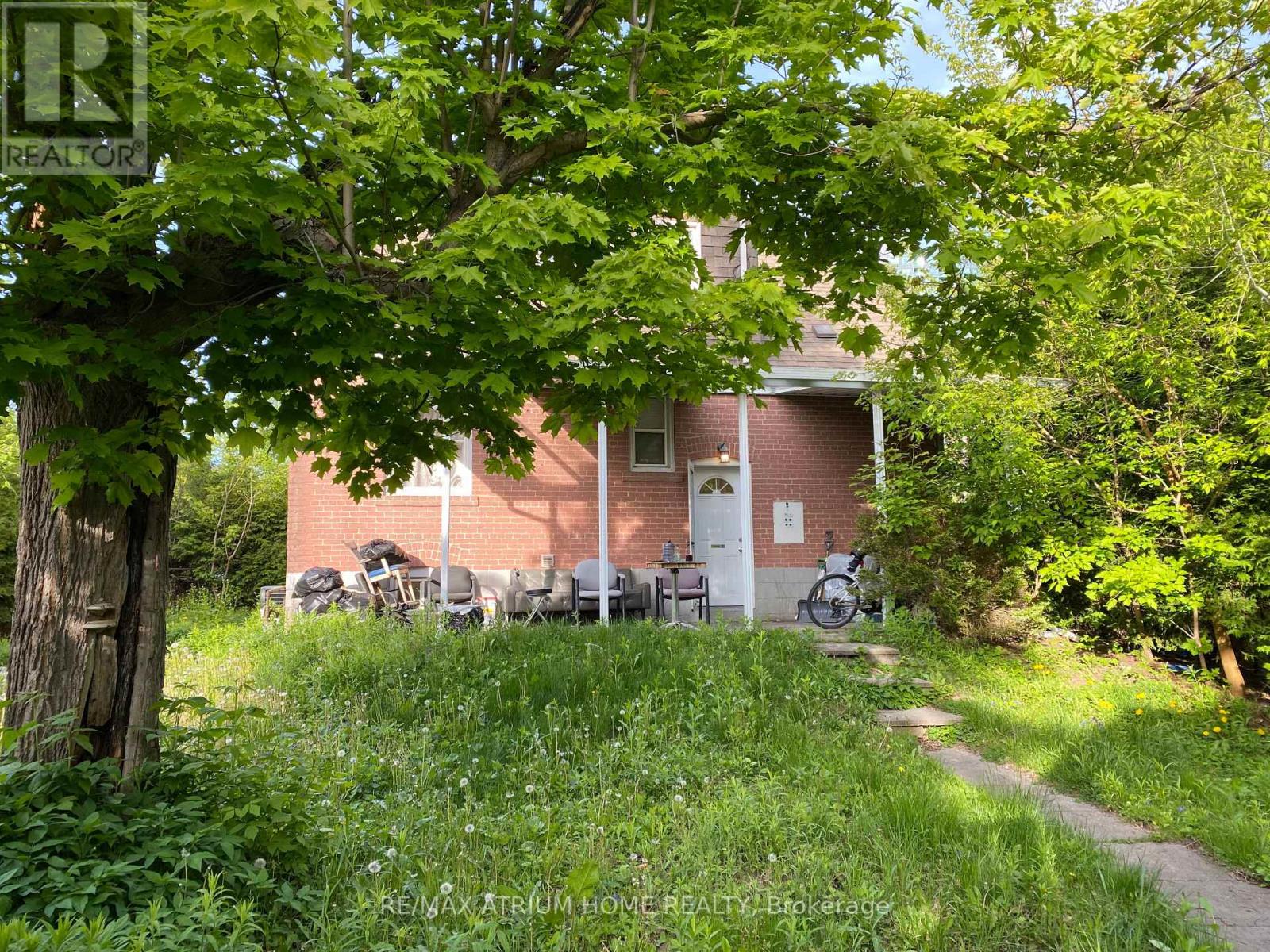 28 Kensington Avenue, Toronto, Ontario  M2M 1R6 - Photo 3 - C12163665