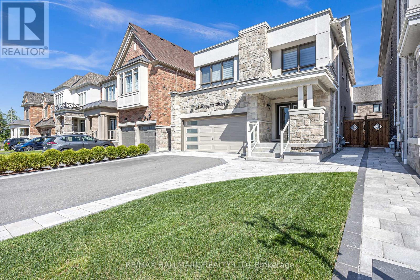 28 Huggins Drive, Whitby, Ontario  L1P 0N4 - Photo 2 - E12163619
