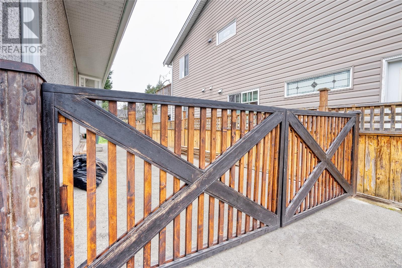 3054 Donald St, Saanich, British Columbia  V9B 0W3 - Photo 35 - 1000625