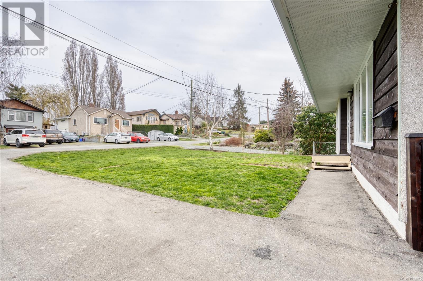 Property at 3054 Donald St image 4