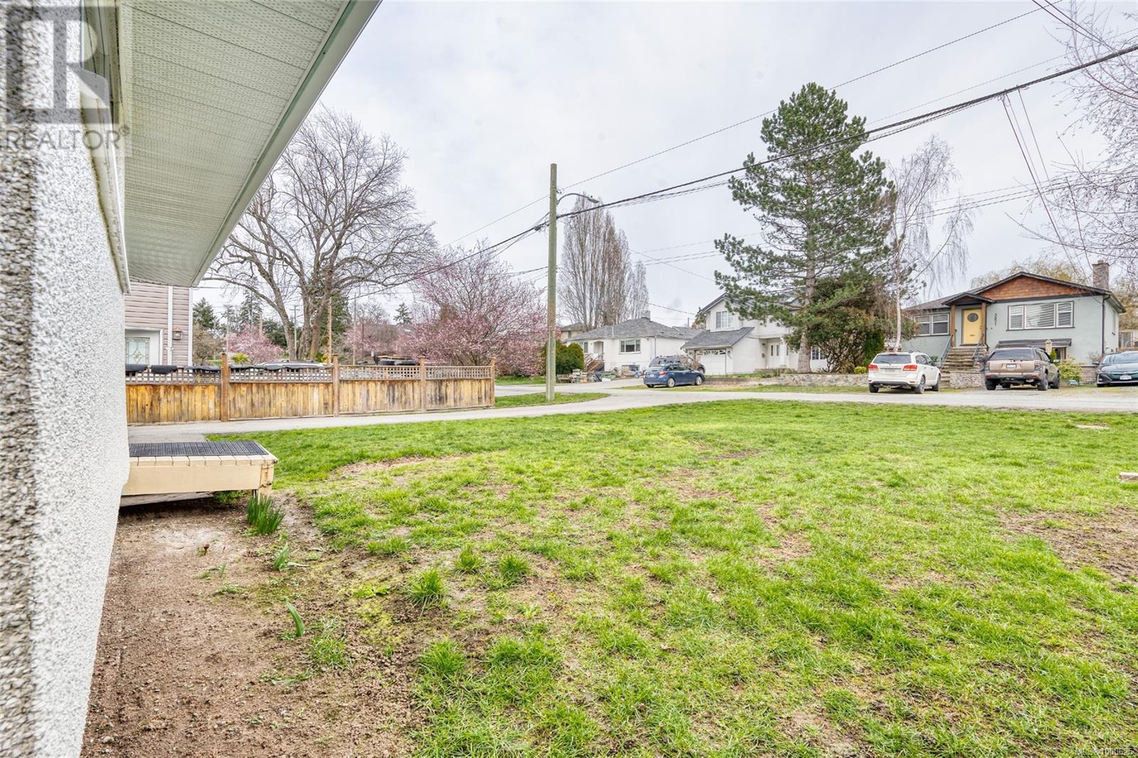 Property at 3054 Donald St image 5