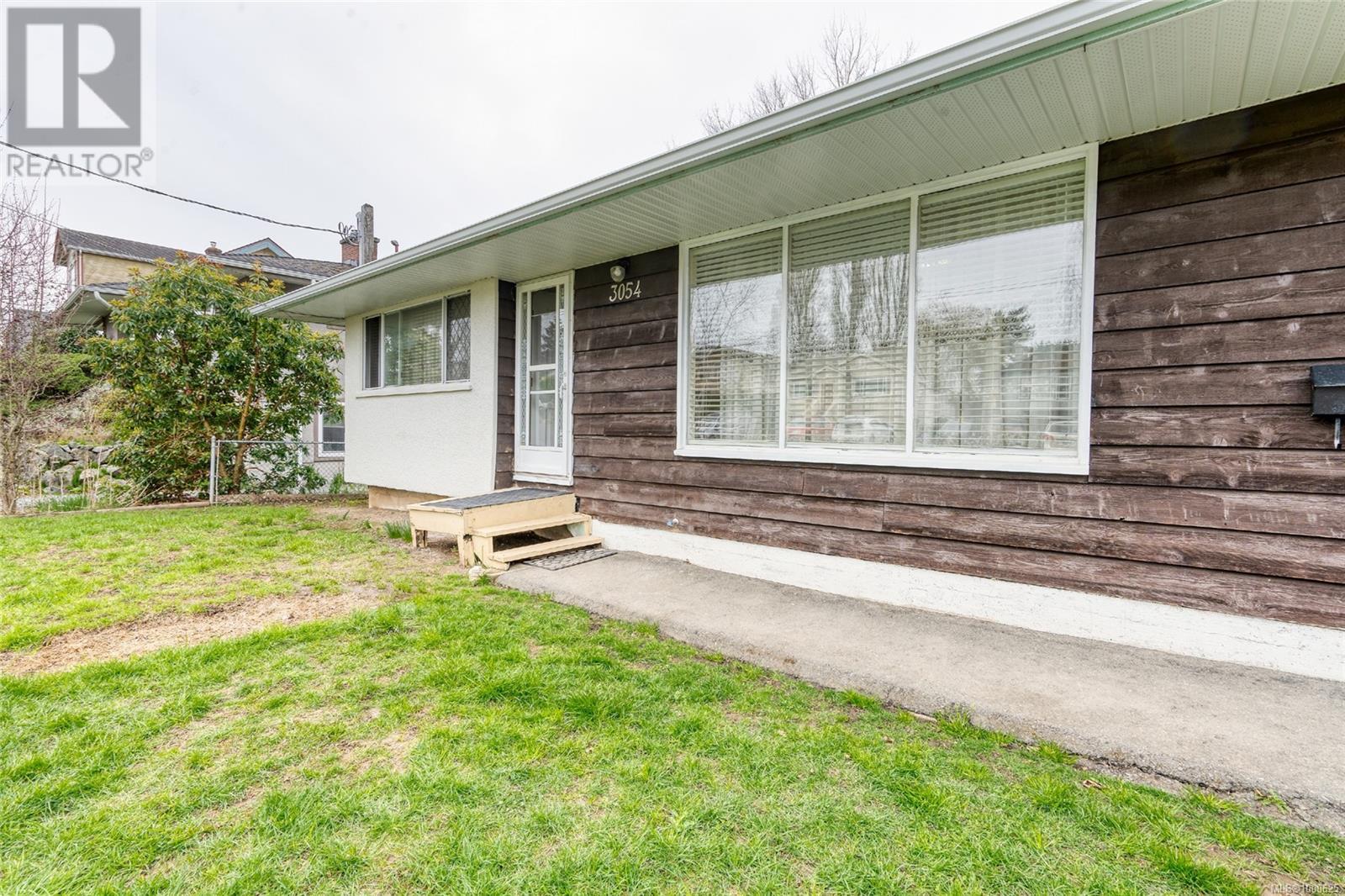 3054 Donald St, Saanich, British Columbia  V9B 0W3 - Photo 7 - 1000625