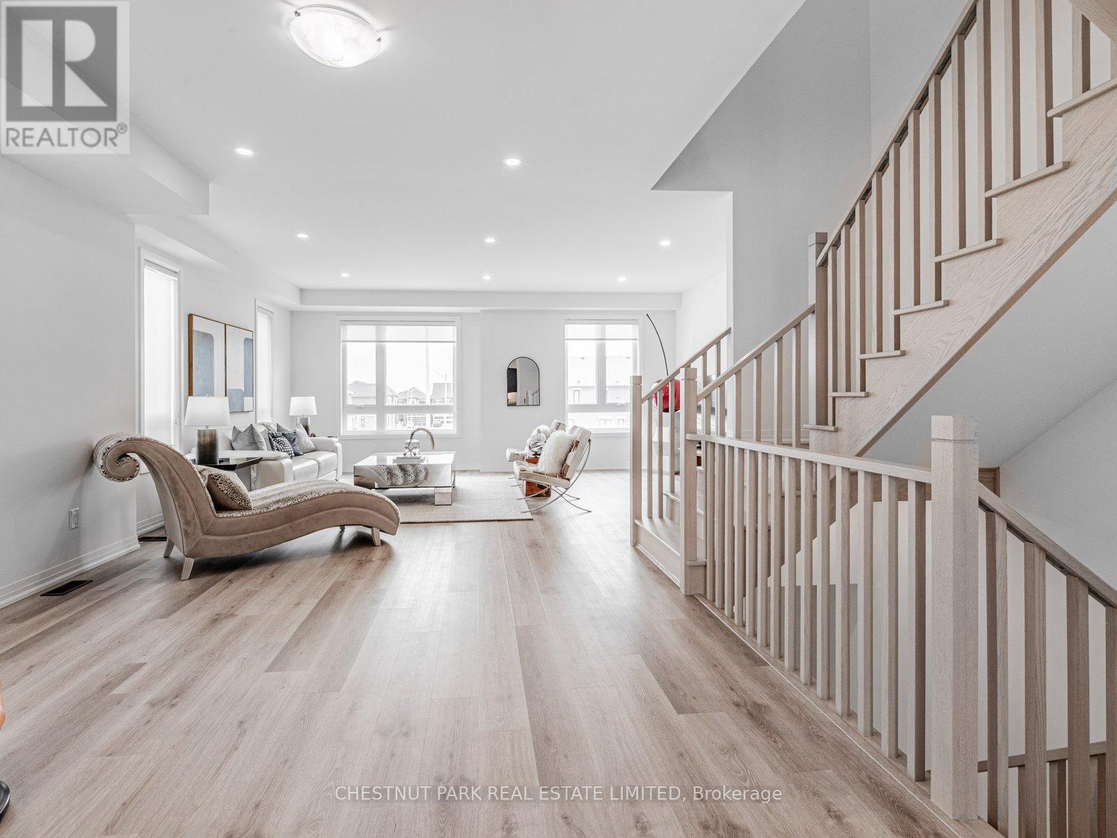 50 Robert Eaton Avenue, Markham, Ontario  M4J 2Z5 - Photo 12 - N12163585