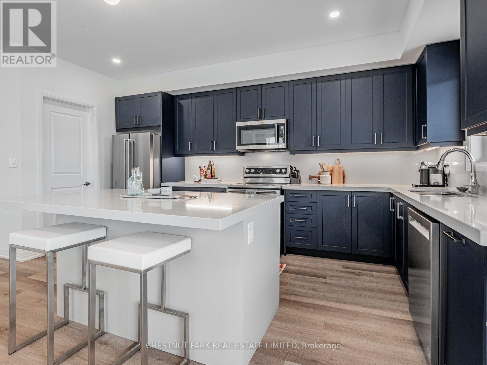 50 Robert Eaton Avenue, Markham, Ontario  M4J 2Z5 - Photo 5 - N12163585
