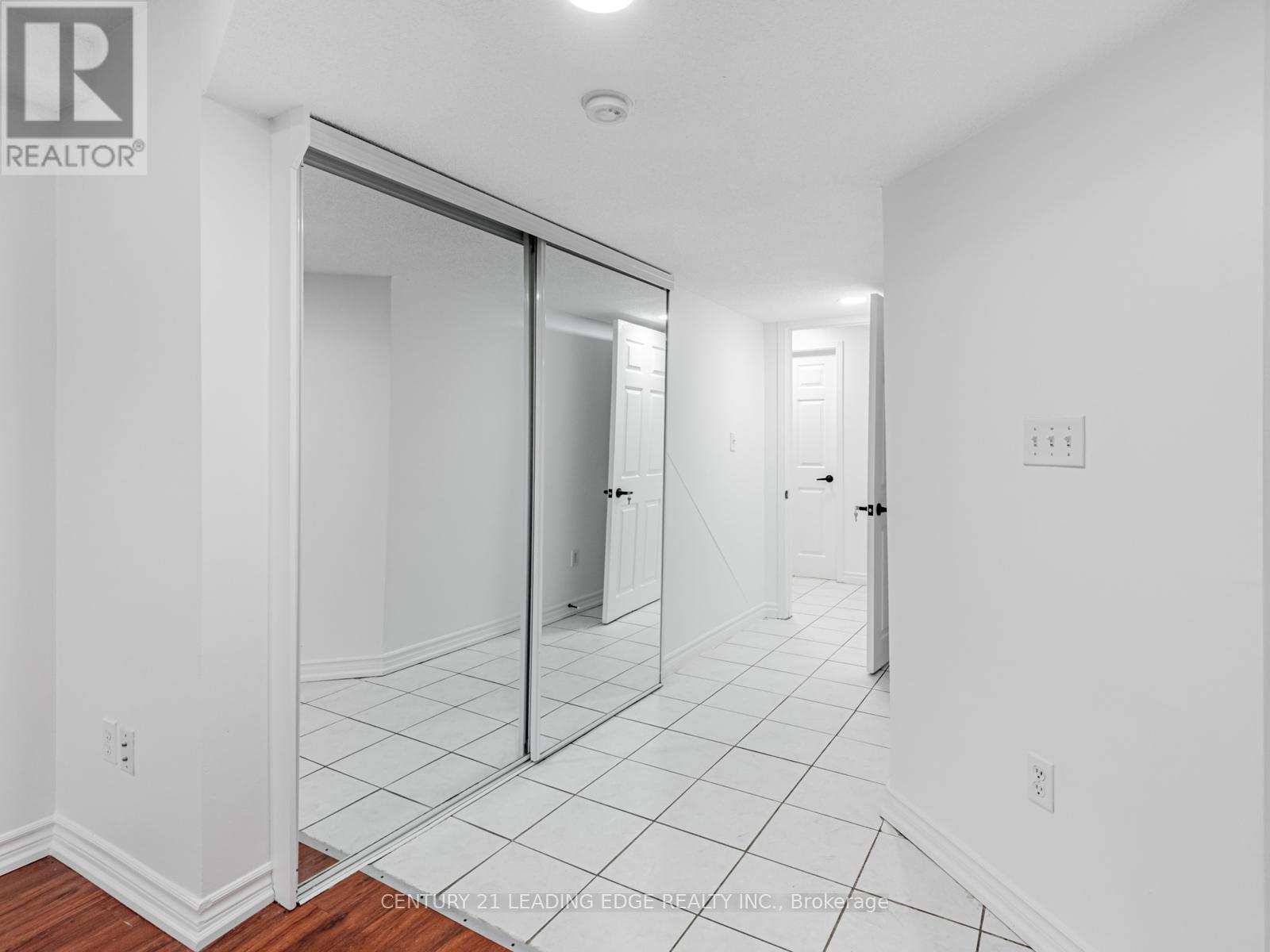 Lower - 60 Via Jessica Drive, Markham, Ontario  L3R 4W7 - Photo 6 - N12163608