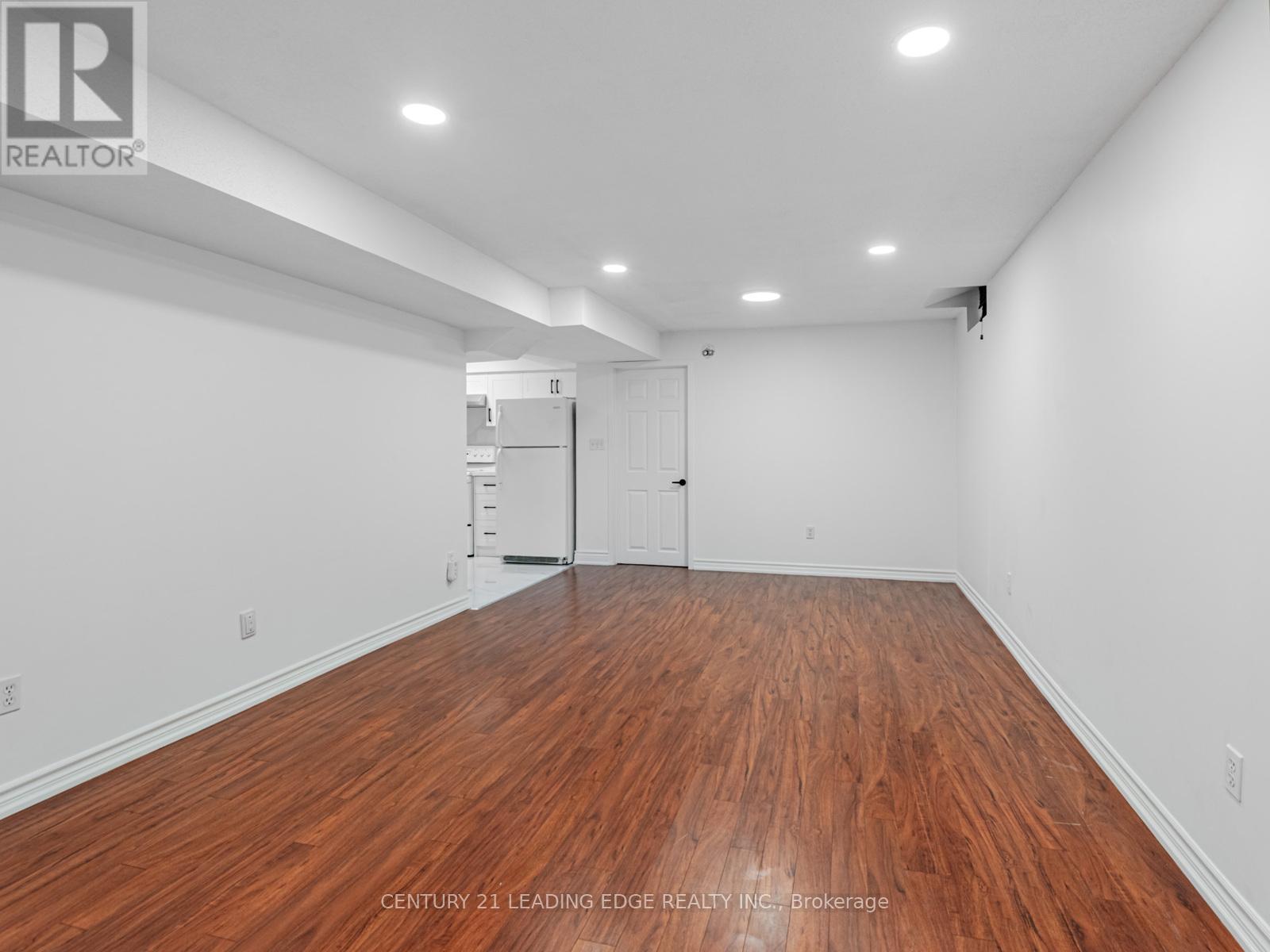 Lower - 60 Via Jessica Drive, Markham, Ontario  L3R 4W7 - Photo 8 - N12163608
