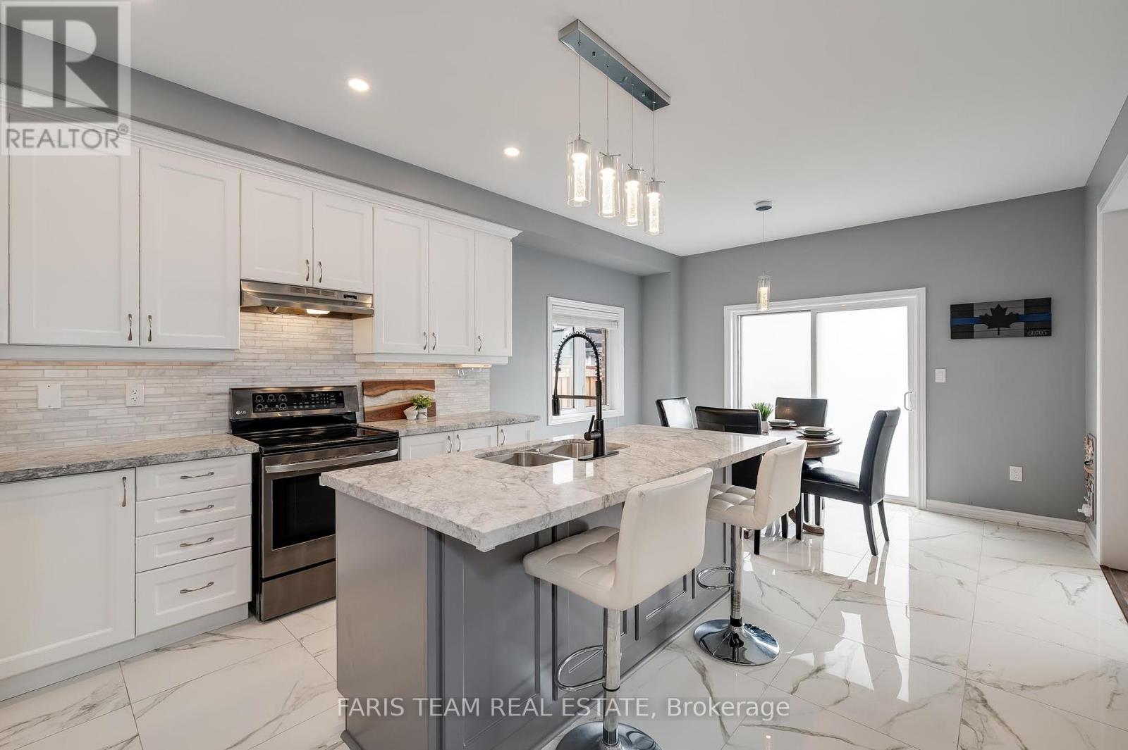 1464 Farrow Crescent, Innisfil, Ontario  L9S 0L6 - Photo 3 - N12163632