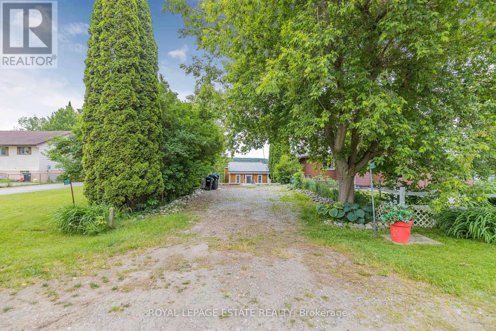 2233 North Orr Lake Road, Springwater, Ontario  L0L 1P0 - Photo 3 - S12163651
