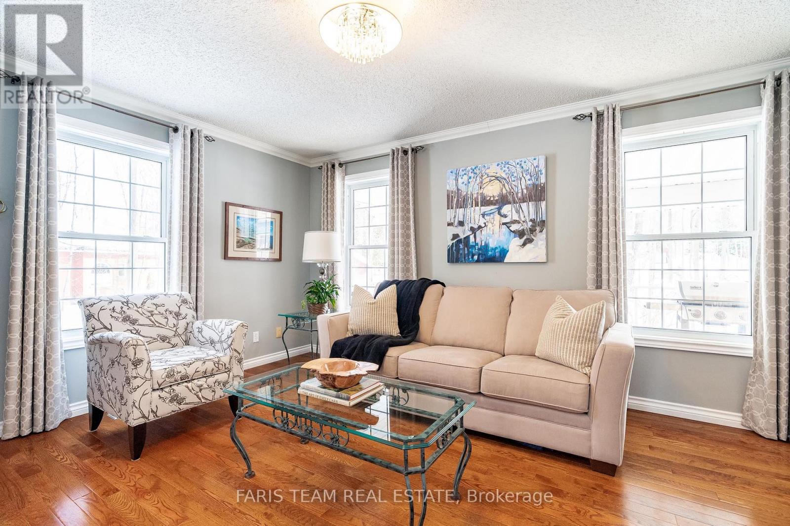 64 Goldfinch Crescent, Tiny, Ontario  L0L 2J0 - Photo 13 - S12163656