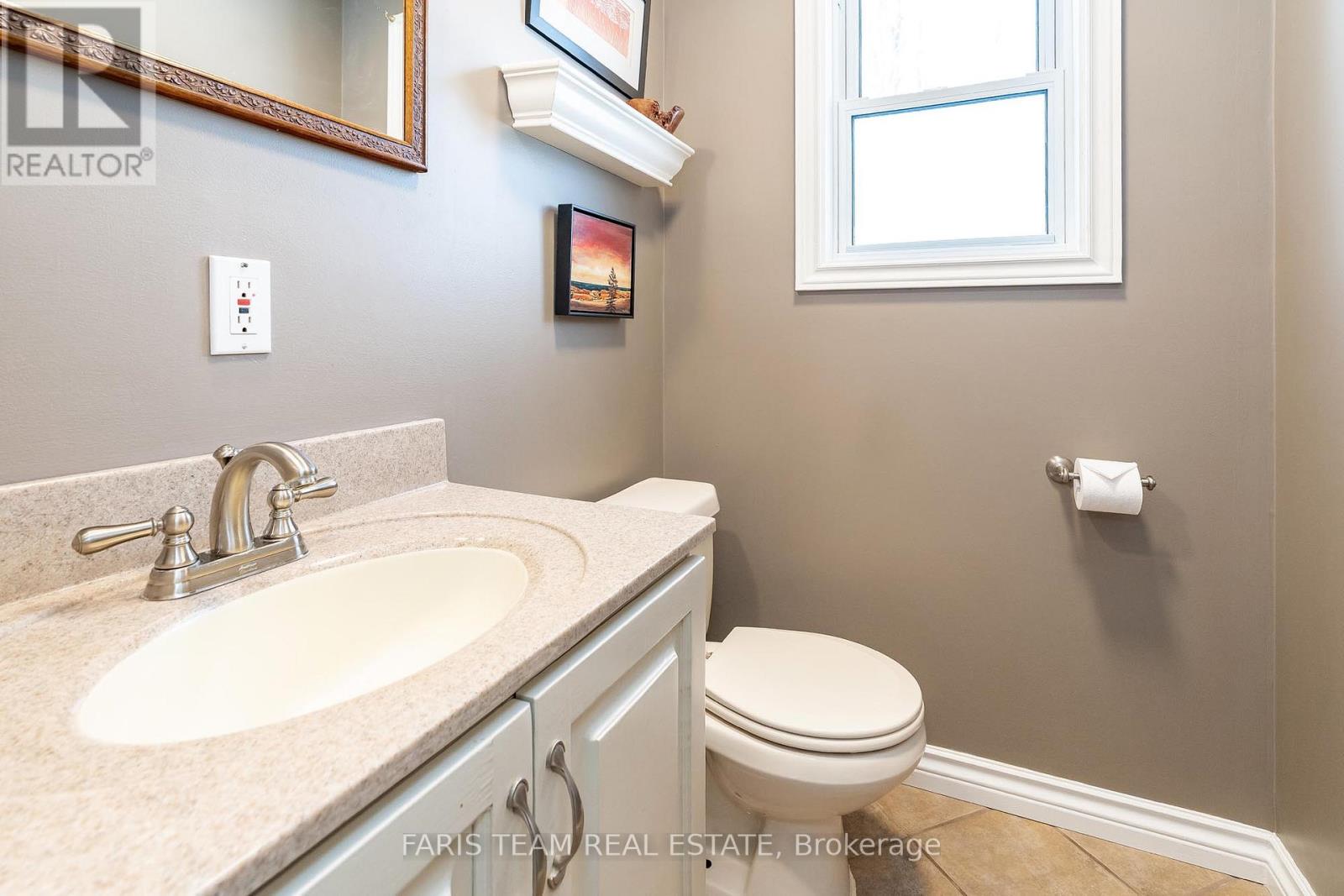 64 Goldfinch Crescent, Tiny, Ontario  L0L 2J0 - Photo 15 - S12163656