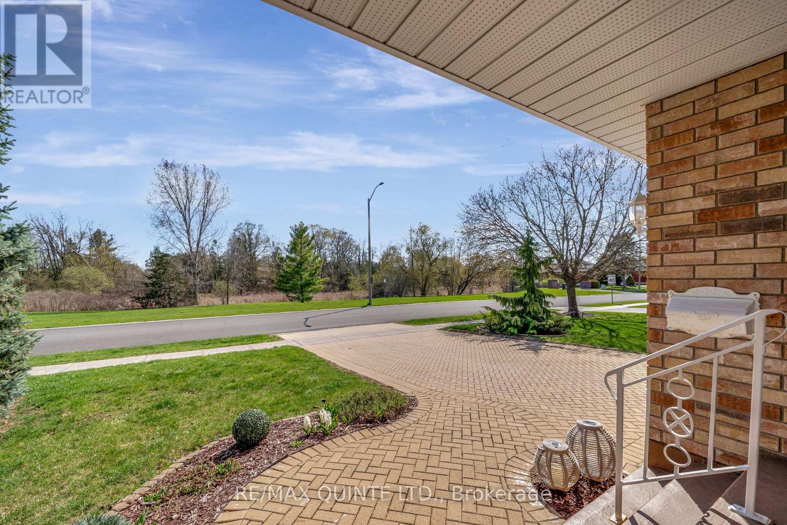Property at 20 OAK RIDGE BOULEVARD image 4