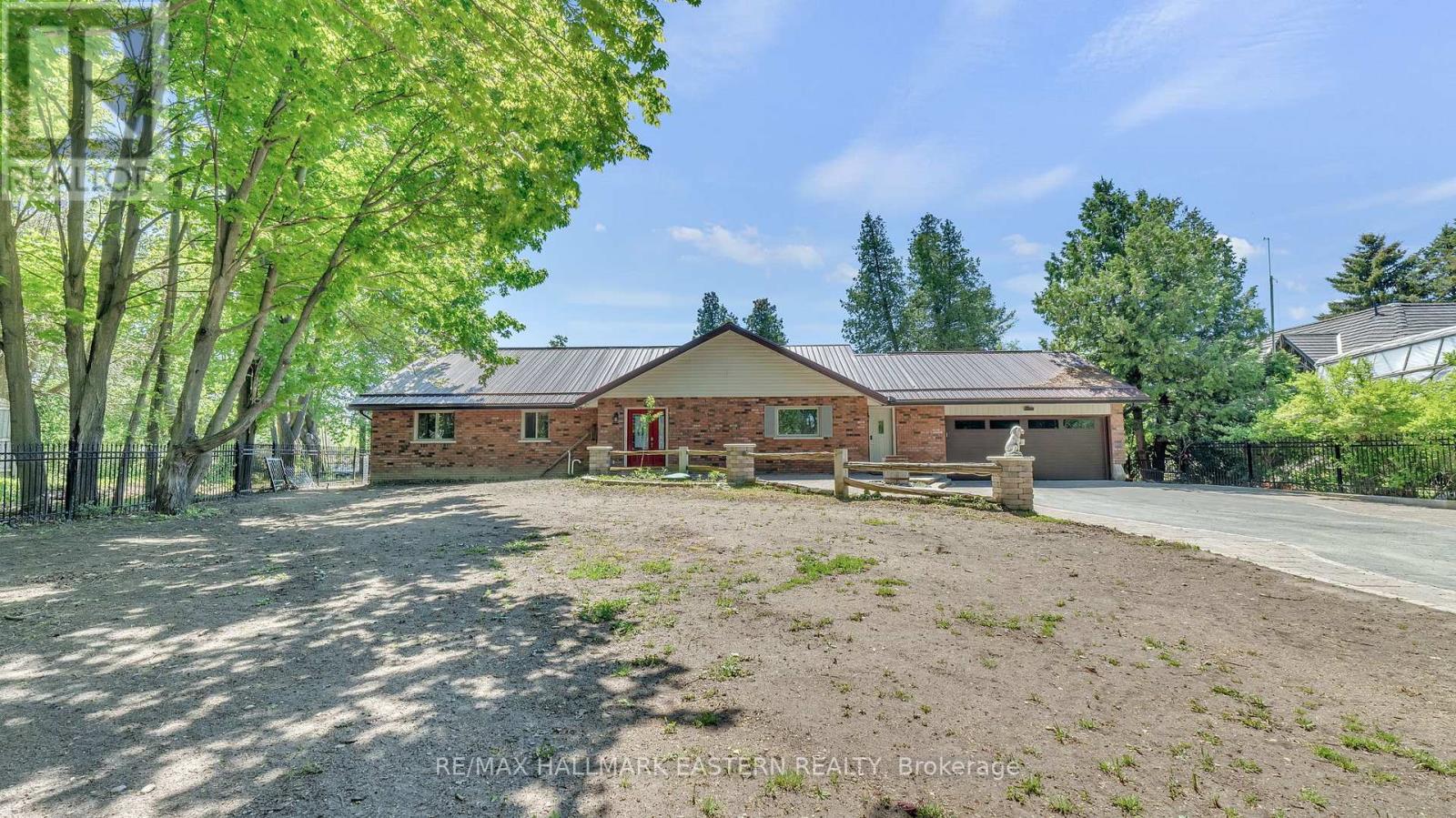 215 Fife's Bay Road, Selwyn, Ontario  K9J 0C6 - Photo 1 - X12163738