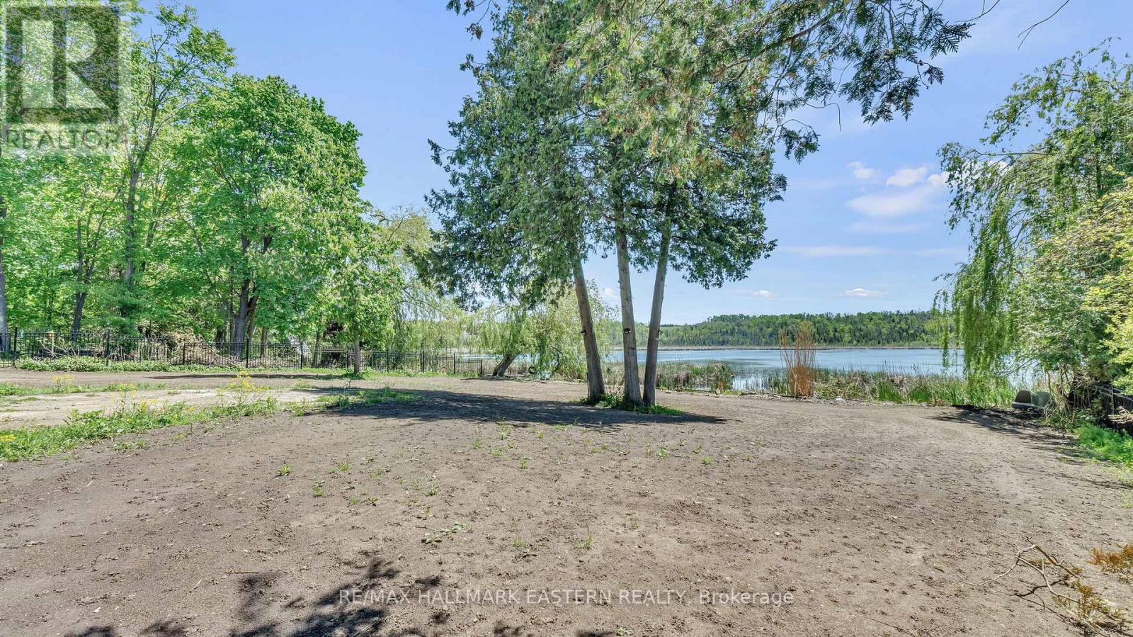 215 Fife's Bay Road, Selwyn, Ontario  K9J 0C6 - Photo 39 - X12163738