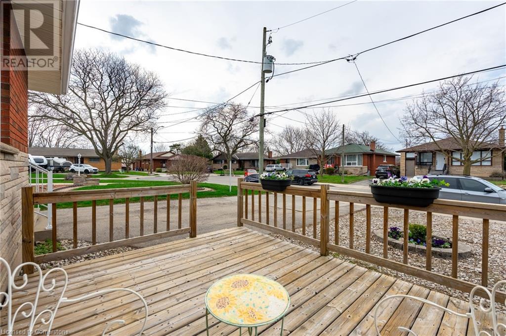 15 Nelligan Place, Hamilton, Ontario  L8K 4X6 - Photo 3 - 40720694