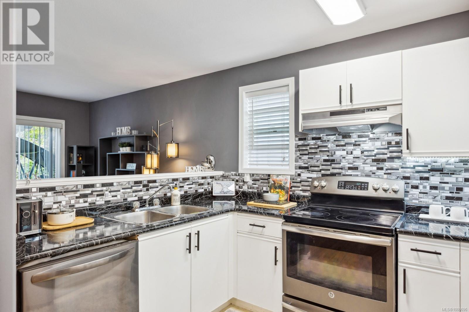 B 2226 Tull Ave, Courtenay, British Columbia  V9N 7P6 - Photo 19 - 1000696