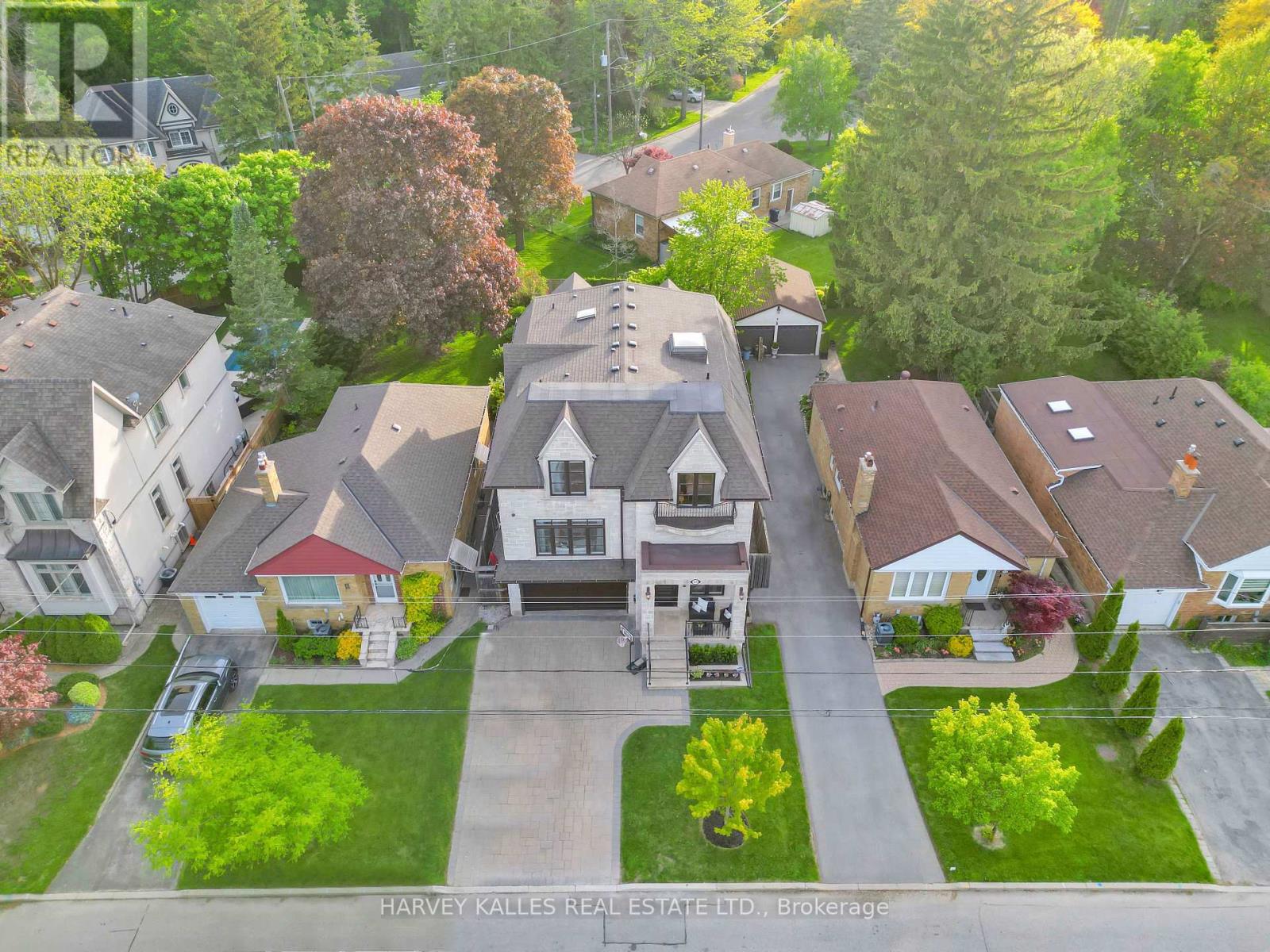 10 EASTON ROAD, Toronto, Ontario