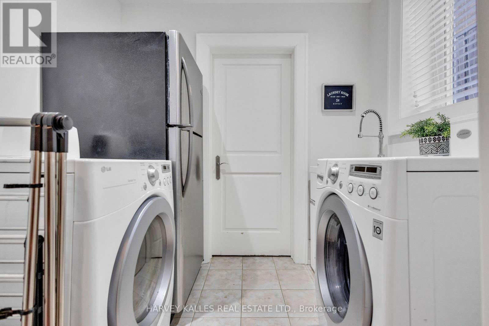 10 Easton Road, Toronto, Ontario  M2N 2L3 - Photo 43 - C12163476
